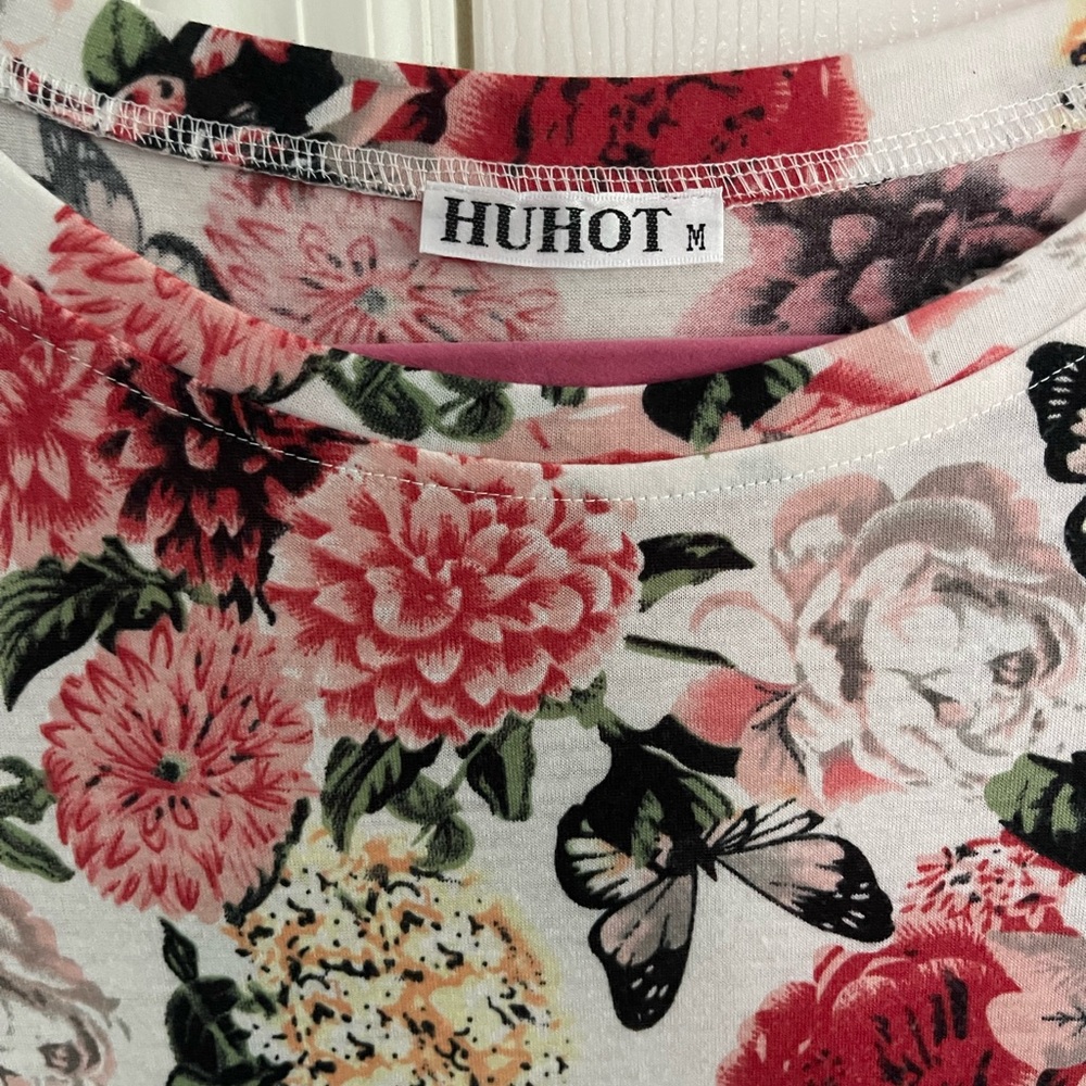 Butterflies and floral dress pinks, reds size medium short sleeved - Picture 2 of 3